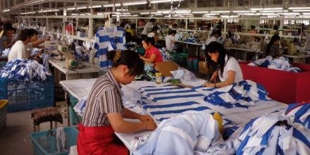 Pemerintah Pangkas Pajak Penghasilan Pekerja Tekstil 2,5 Persen