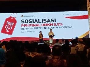 Jokowi Sosialisasikan Penurunan Pajak ke Pelaku UMKM di Bali