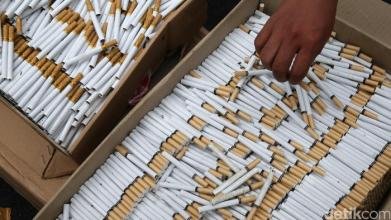 Menimbang Dampak Ekonomi Kenaikan Cukai Rokok Tahun Depan