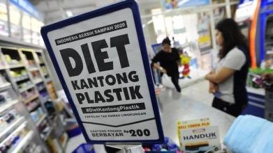 Pemprov DKI Siapkan Pergub Larang Penggunaan Kantong Plastik