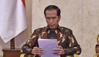 Jokowi Masih Pikir-pikir untuk Turunkan Bea Masuk Obat Kanker