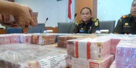 Kejari Jaksel Setor Rp 10 Miliar dari Uang yang Disita ke Kas Negara