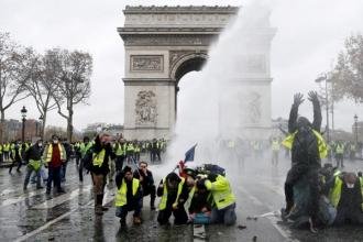 Redam Kerusuhan, Pemerintah Prancis Tunda Kenaikan Pajak BBM
