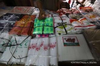 Merasa masih baru, DPR minta pembahasan cukai kemasan plastik diulang lagi